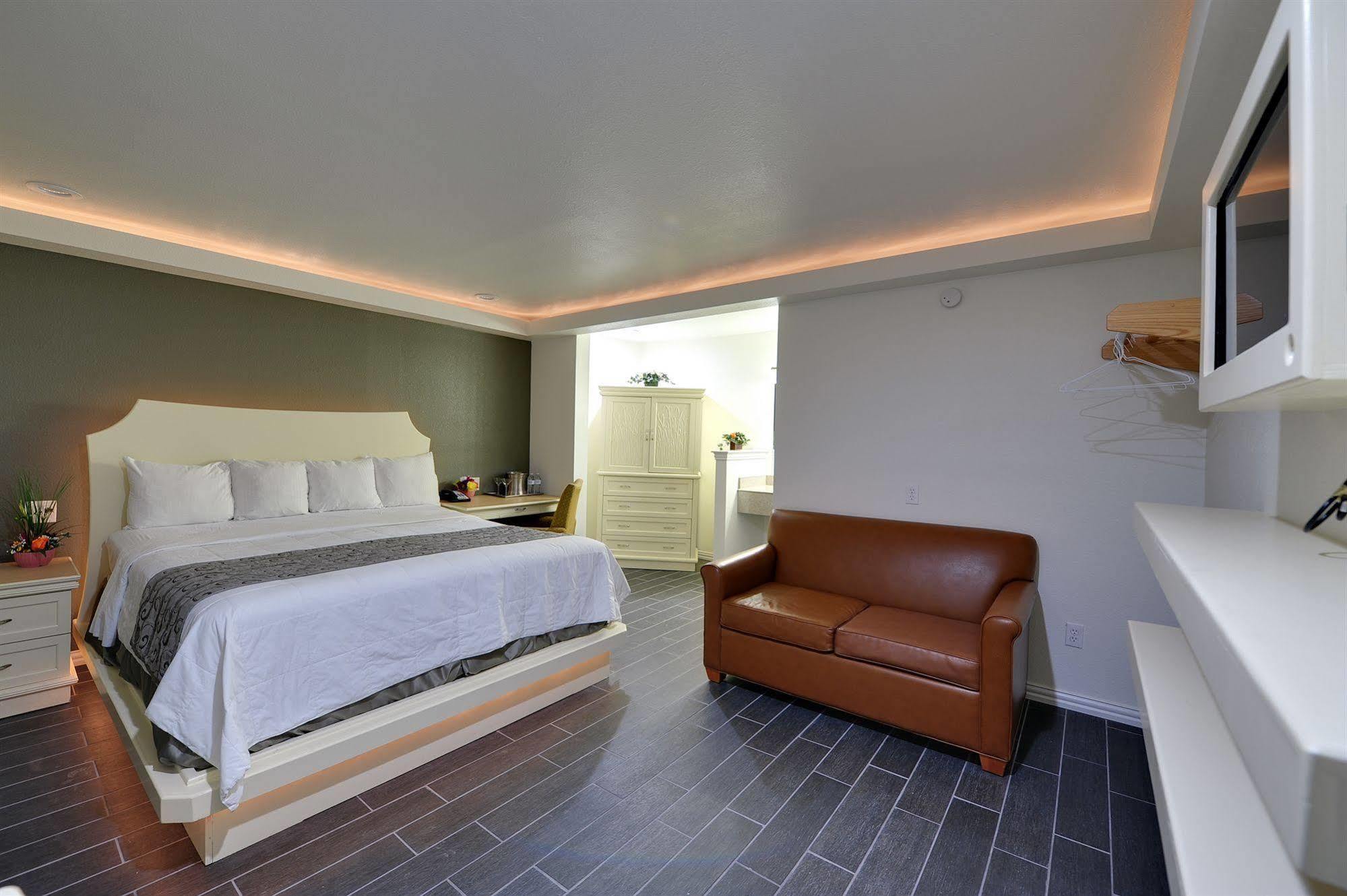 דאלאס Romantic Inn & Suites מראה חיצוני תמונה