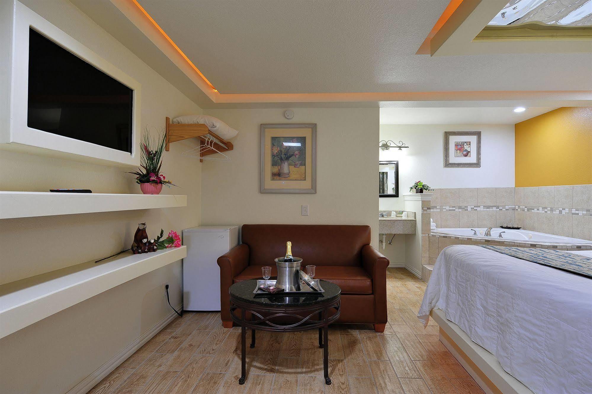 דאלאס Romantic Inn & Suites מראה חיצוני תמונה