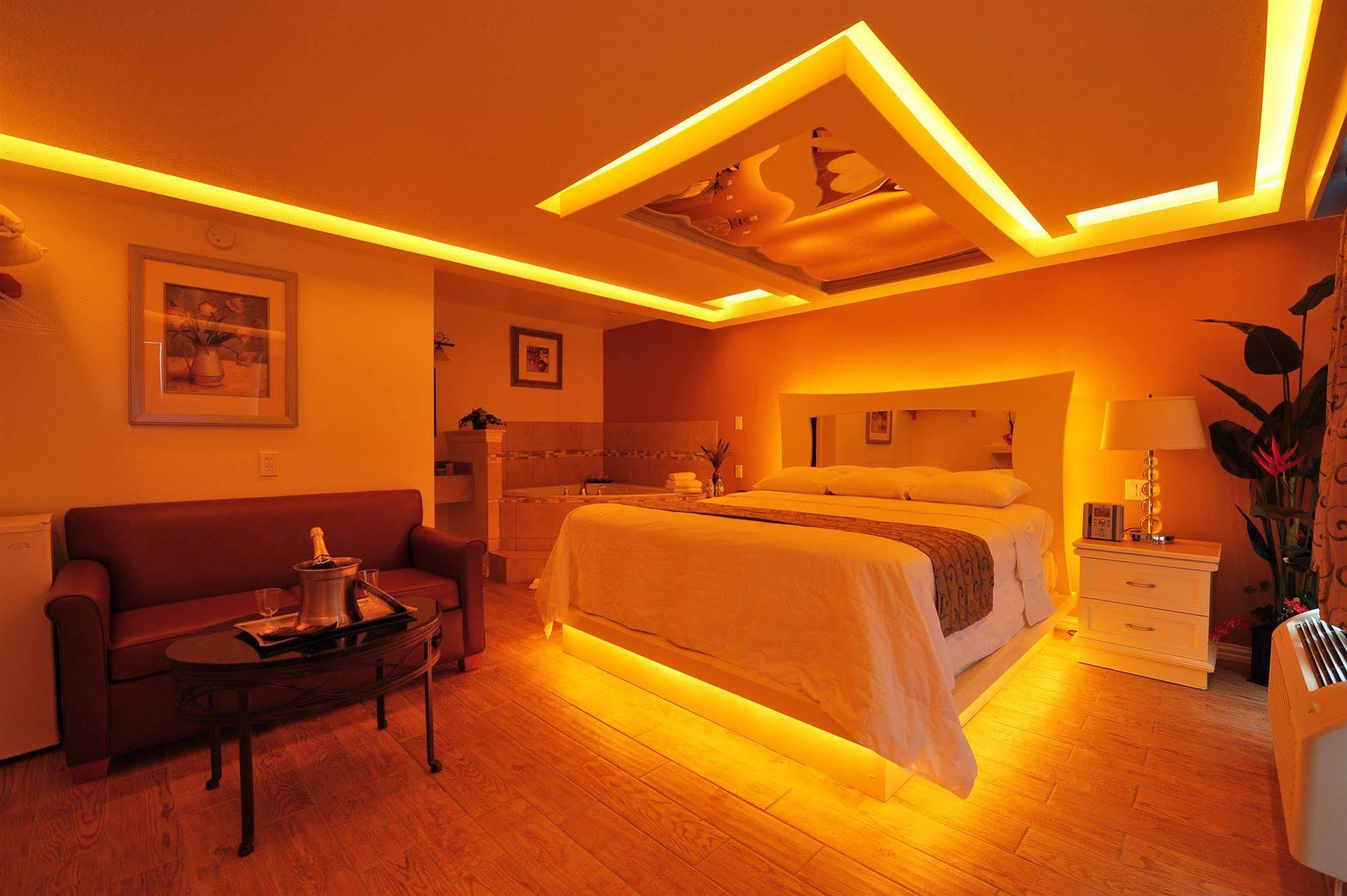 דאלאס Romantic Inn & Suites מראה חיצוני תמונה
