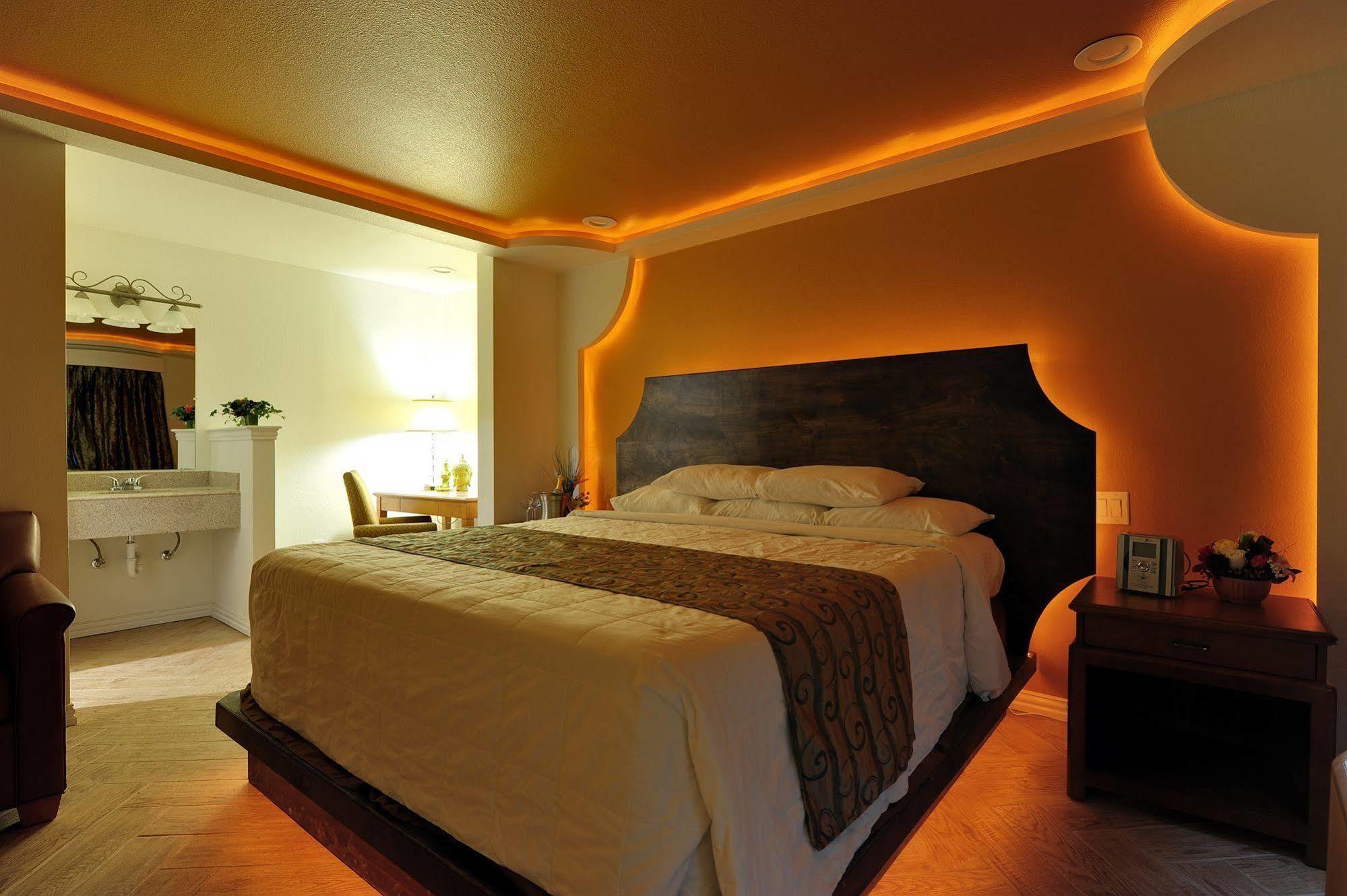 דאלאס Romantic Inn & Suites מראה חיצוני תמונה