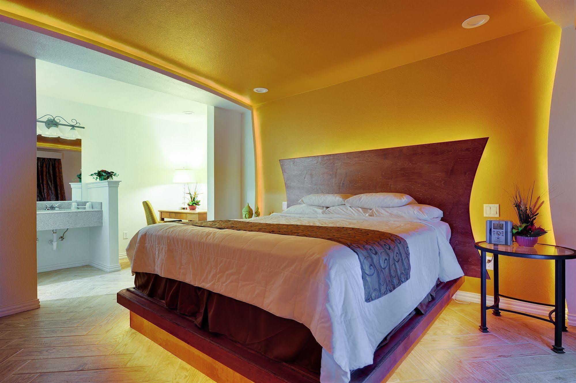דאלאס Romantic Inn & Suites מראה חיצוני תמונה