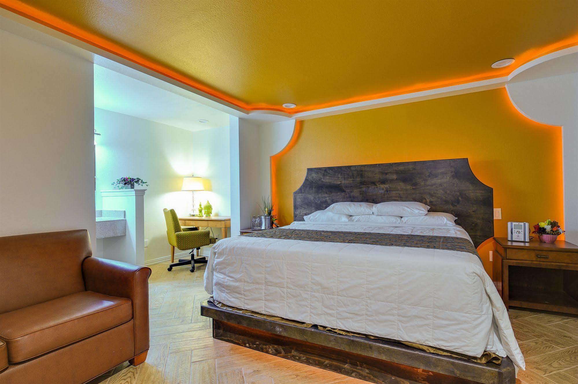 דאלאס Romantic Inn & Suites מראה חיצוני תמונה